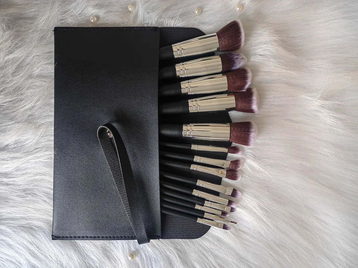 Makeup Brush Set – 14pcs with Soft Bristles & Bonus Sponge - DELEOUR