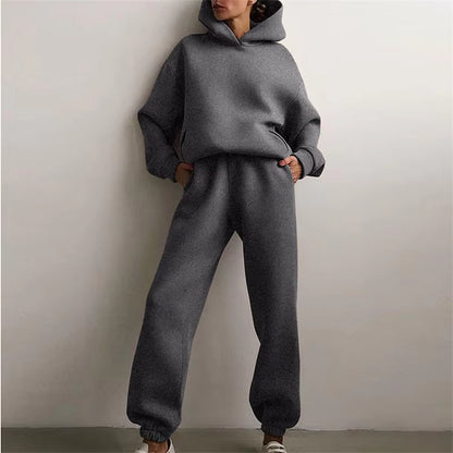 Cozy 2-Piece Tracksuit Set – Oversized Hoodie & Joggers - DELEOUR